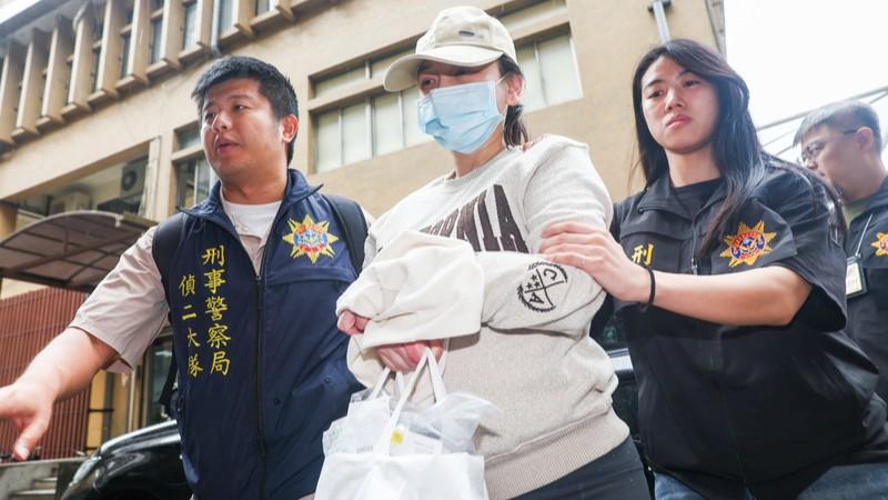 筆錄後突喊身體不適！劉喬安就醫後抵達新北檢複訊　全程未發一語進地檢署　