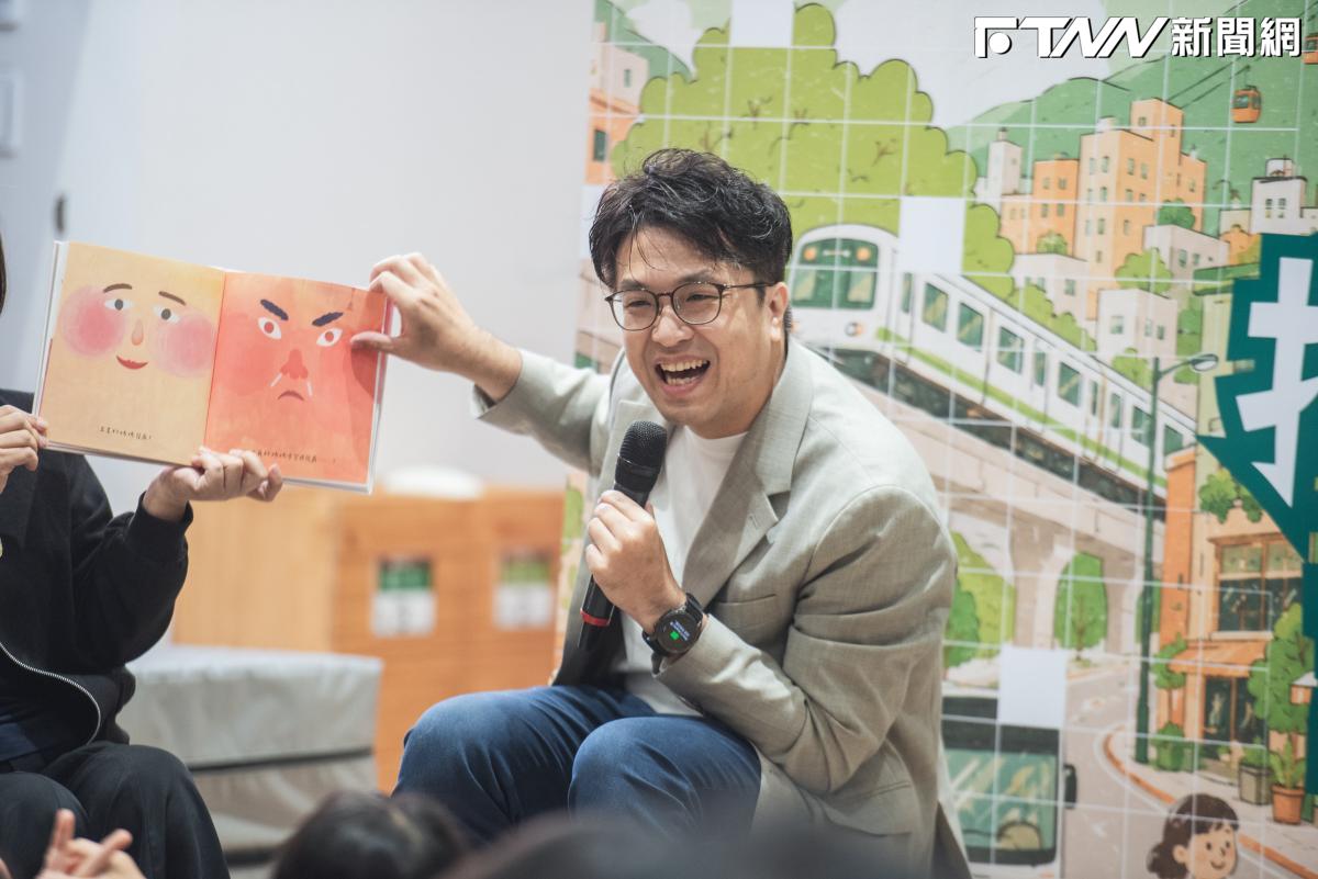 沈伯洋化身「撲馬爸爸」說故事　蘇巧慧：一定找他上《水獺媽媽》