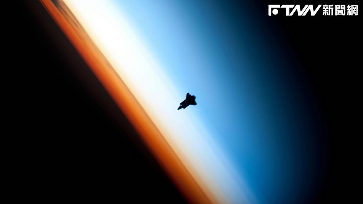 低軌衛星超熱！「這檔」連亮4顆紅燈噴51.5%寫新高　群創、聯發科、國巨、台燿全漲停