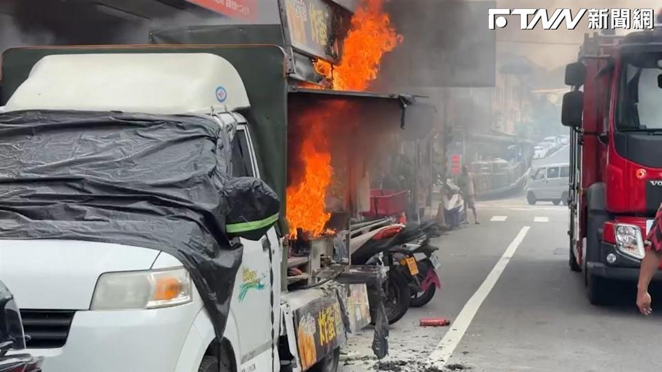 炸蛋變炸彈！基隆蔥油餅餐車街邊竄火　招牌遭燒破、老闆手部燙傷