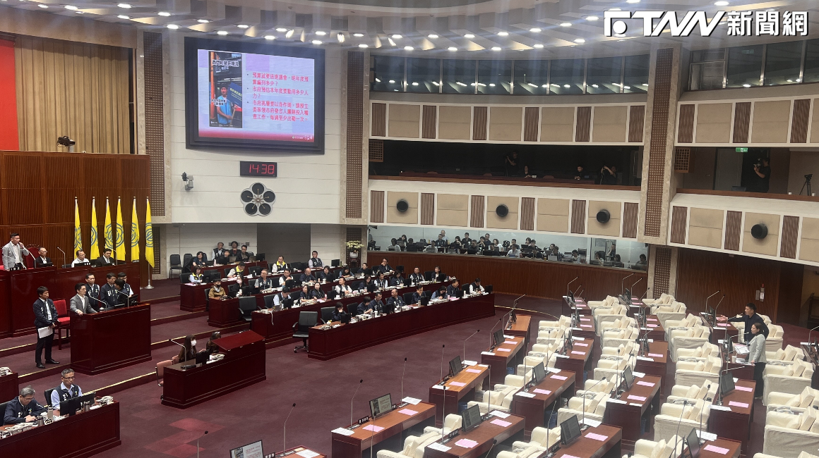 「誰是市長搞不清楚！」遭點名去加班別只打卡！與二綠議員對槓　殷瑋嗆：沒有去過的人要求我？